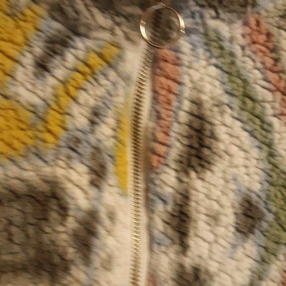 Pullover - Picture 4 of 4